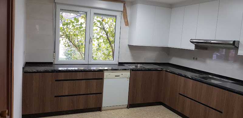 Fotografia tomada fuera de CARPINTERIA GATO - Carpintería en Teo, A Coruña