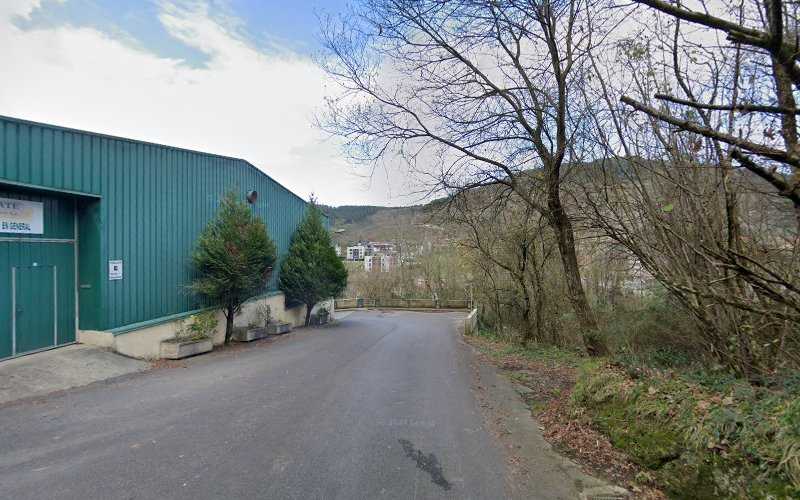 Fotografia tomada fuera de Zubiate Carpintería S.L. - Carpintero en Lemoa, Vizcaya