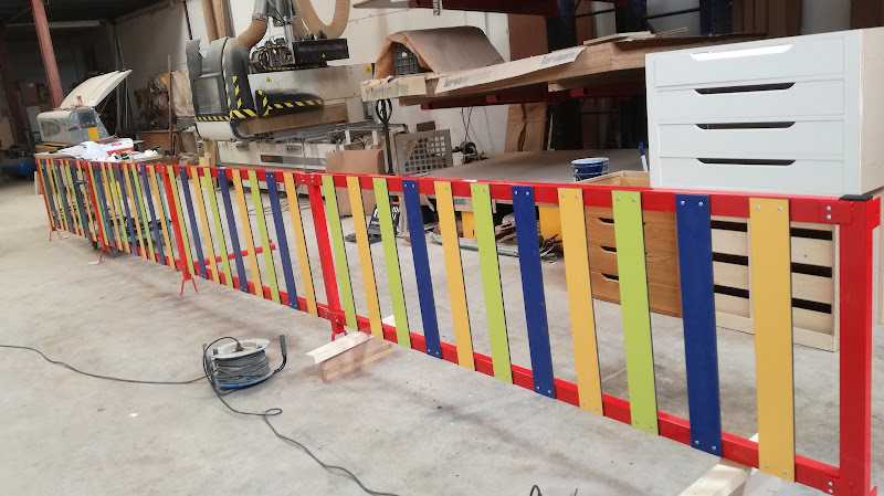 Fotografia tomada fuera de Carpinteria Blesan 2001 s.l - Tienda de muebles de cocina en Madrigueras, Albacete