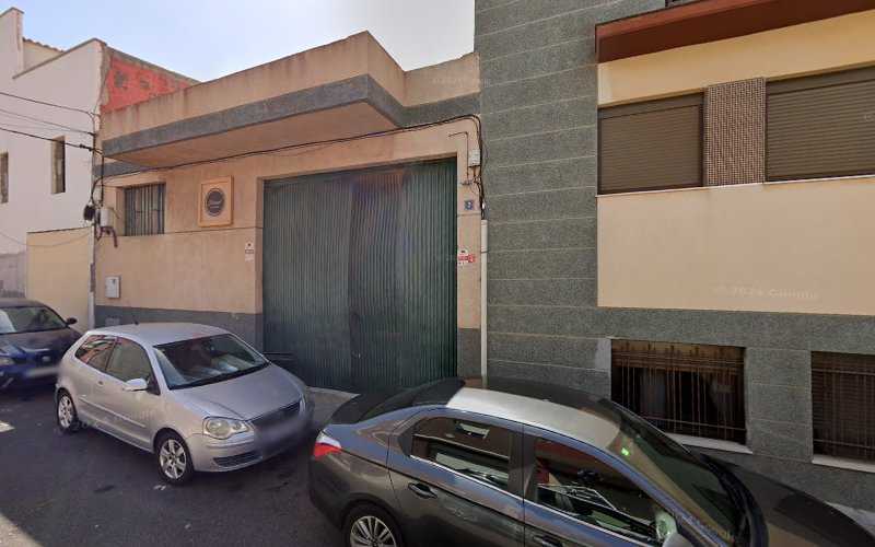 Fotografia tomada fuera de Carpinteria Hnos, Berriel S.L - Carpintería en Santa Cruz de Tenerife, Santa Cruz de Tenerife