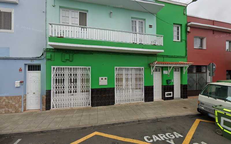 Fotografia tomada fuera de Carpintería Niegarte - Carpintero en Los Realejos, Santa Cruz de Tenerife