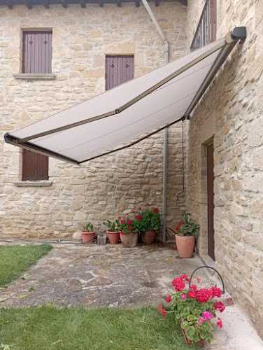 Fotografia tomada fuera de Cerramientos Integrales Navarra - Carpintería metálica y de aluminio en Oteiza, Navarra