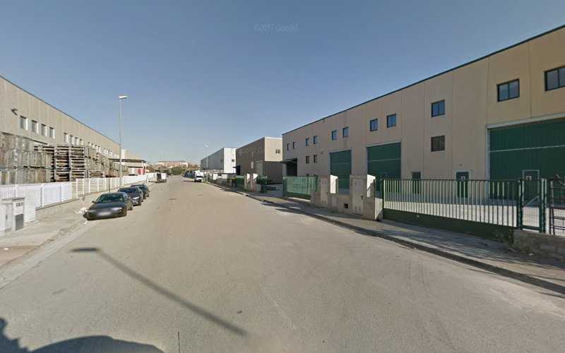 Fotografia tomada fuera de Fusteria Olèrdola - Fuster en Moja, Barcelona