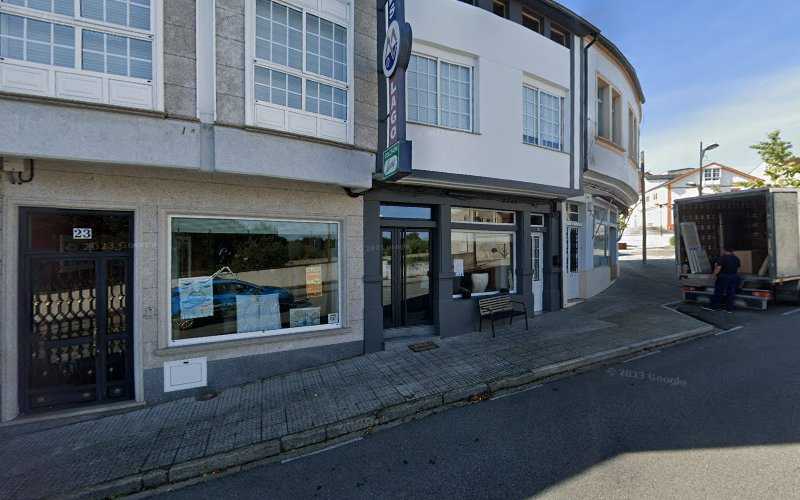 Fotografia tomada fuera de Muebles Lago - Moblaría en A Feira do Monte, Lugo