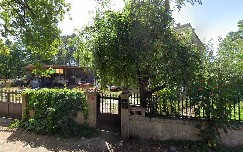 Fotografia tomada fuera de Hermanos Veiga - Carpintería metálica y de aluminio en Santa Comba Do Treboedo ( Santa Comba ), Orense