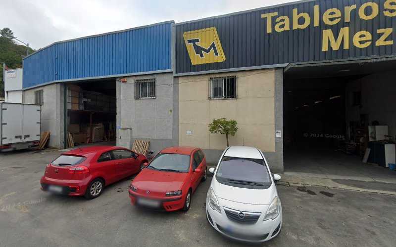 Fotografia tomada fuera de SERGIO PEREZ DOMINGUEZ Y OTROS S.C. - Carpintería en Barreiros, Orense