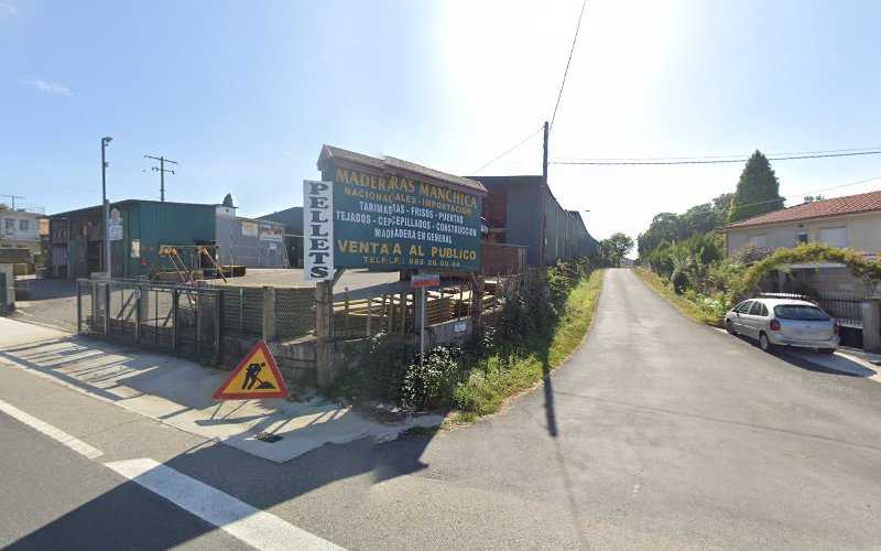 Fotografia tomada fuera de Maderas Manchica - Serradoiro en A Manchica, Orense