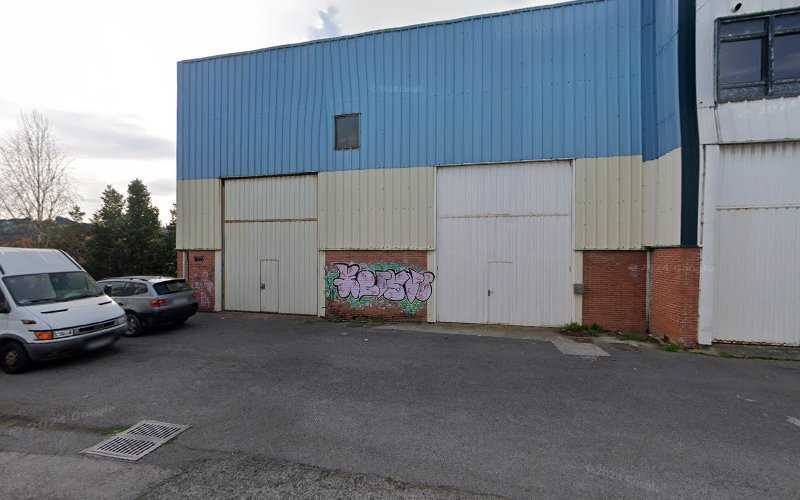 Fotografia tomada fuera de Carpintería Izaro S A - Tienda de armarios en Bermeo, Vizcaya