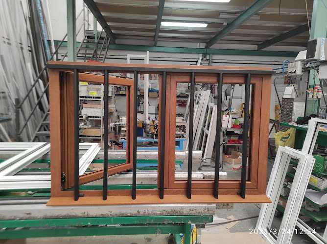 Fotografia tomada fuera de Lahidalga Cerramientos S.L. - Carpintería metálica y de aluminio en Vitoria-Gasteiz, Álava