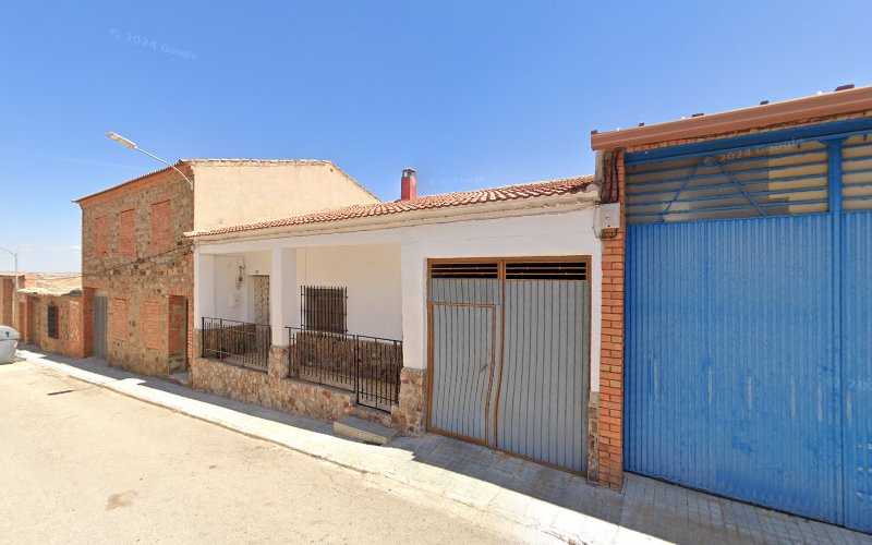Fotografia tomada fuera de Carpintería de aluminio José Pozo - Carpintería metálica y de aluminio en Villamanrique, Ciudad Real