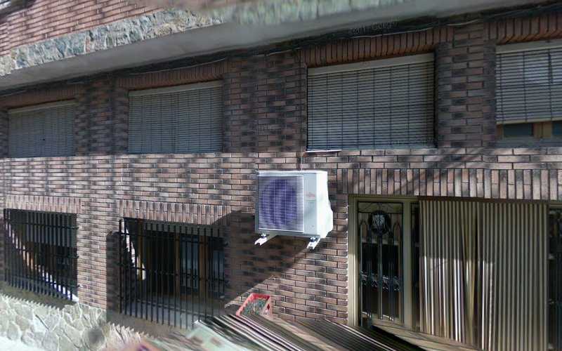 Fotografia tomada fuera de Maderas Laminadas Loreto - Fábrica de puertas en Valera de Abajo, Cuenca