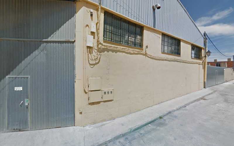 Fotografia tomada fuera de ALUJAVI S.L. - Carpintero en Casasimarro, Cuenca