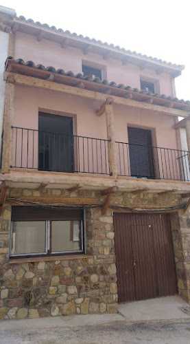 Fotografia tomada fuera de Herrería Ulises - Carpintería metálica y de aluminio en Cañete, Cuenca