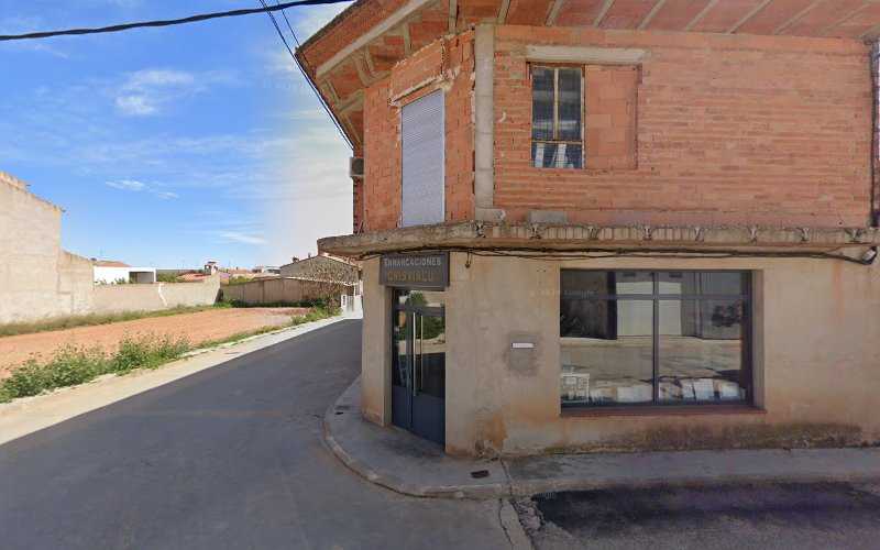 Fotografia tomada fuera de ENMARCACIONES CRISVIALU. - Fábrica en Villarta, Cuenca