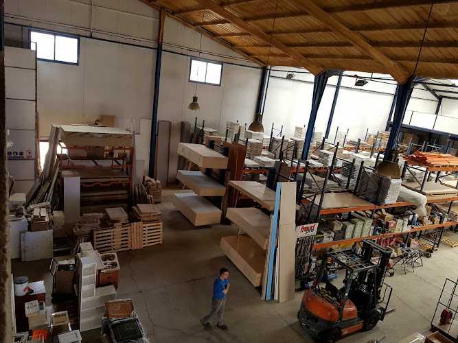 Fotografia tomada fuera de Cocinas y Suministros Cuenca - Reformas de cocinas en Cuenca, Cuenca