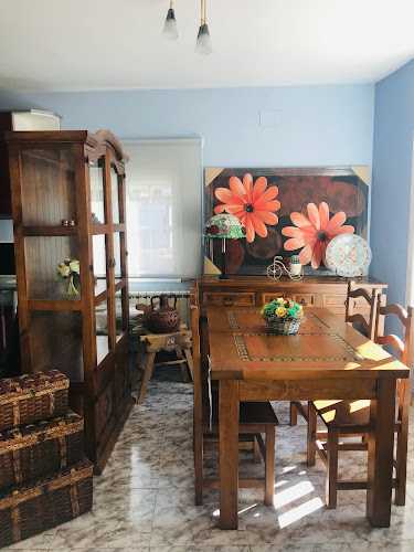 Fotografia tomada fuera de MUEBLES YUSTE. - Tienda de muebles en Cañete, Cuenca