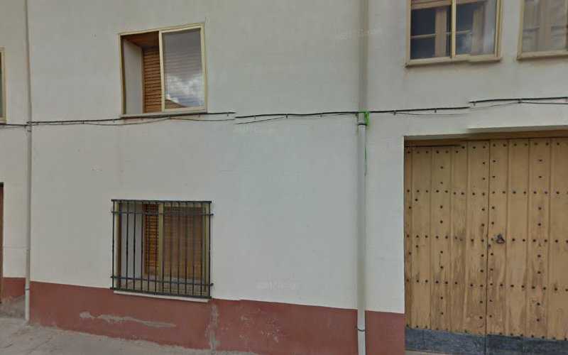 Fotografia tomada fuera de Carpintería de Madera Martínez - Tienda de armarios en Villafranca del Campo, Teruel