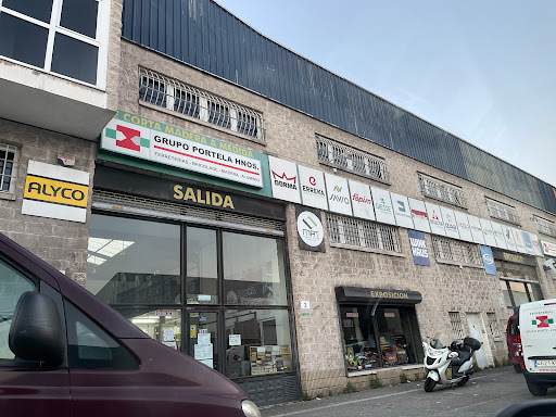 Fotografia tomada fuera de Grupo Portela Hermanos Ferreterías - Ferretería en Gijón, Asturias