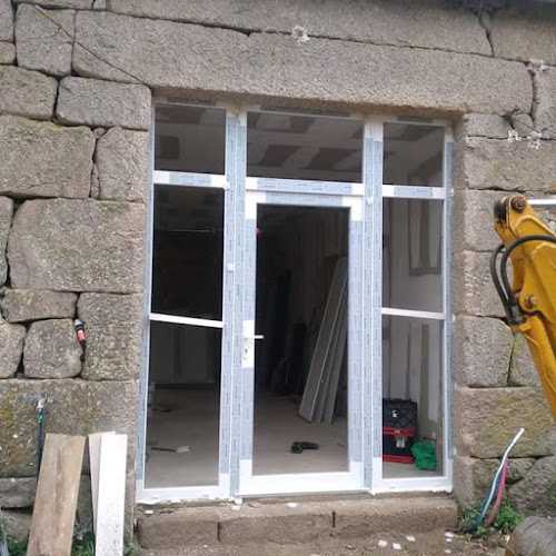 Fotografia tomada fuera de Carpinteria Metalica Pupi - Carpintería metálica y de aluminio en A Portela de Portomourisco, Orense