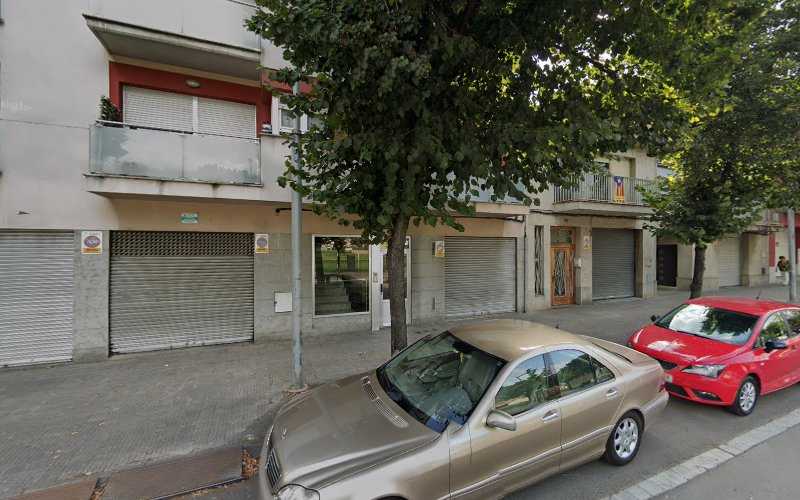 Fotografia tomada fuera de Carpinteria Rojas - Carpintero en Manlleu, Barcelona