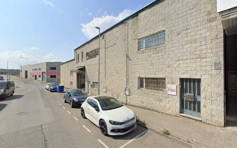 Fotografia tomada fuera de Fustmun S.L. - Ebanista en Manlleu, Barcelona