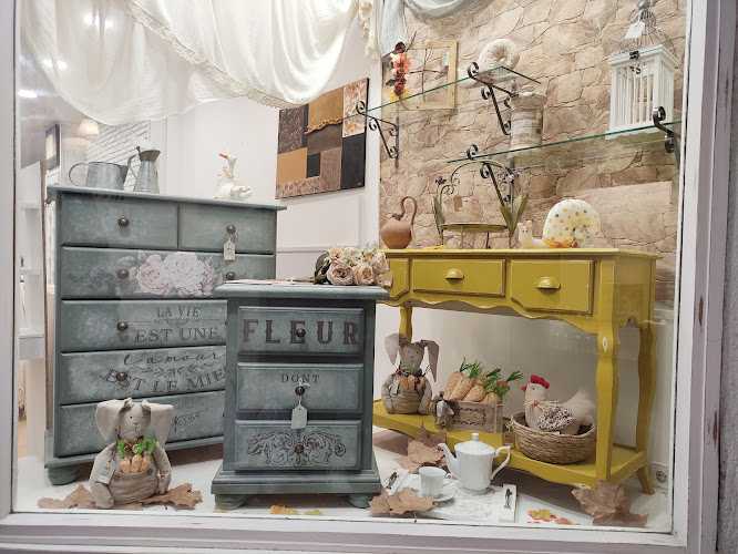 Fotografia tomada fuera de fusta i mes - Carpintería en Vic, Barcelona