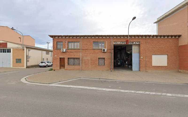 Fotografia tomada fuera de Talleres Moncayo - Comercio en Tarazona, Zaragoza