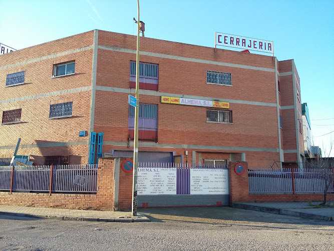 Fotografia tomada fuera de Alhema SL - Carpintería metálica y de aluminio en Leganés, Madrid