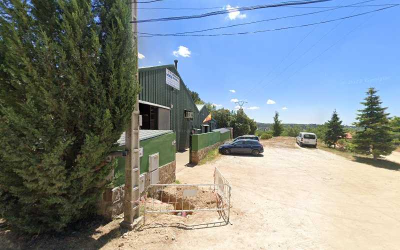 Fotografia tomada fuera de Industrias Metálicas Manchón - Carpintería en Los Molinos, Madrid