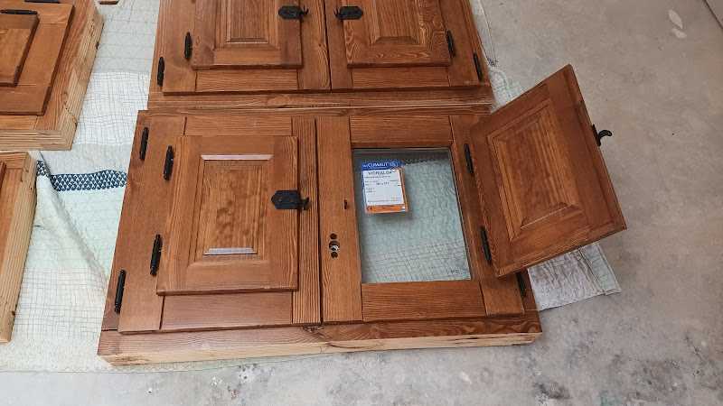 Fotografia tomada fuera de Puertas Angel y Ramón - Fábrica de puertas en Valera de Abajo, Cuenca