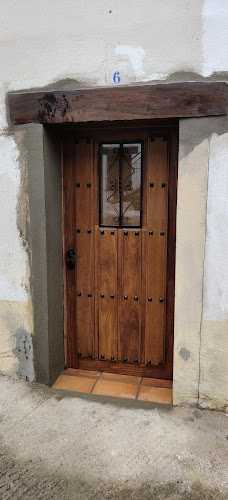 Fotografia tomada fuera de Carpinteria Ebanisteria Porres-Carp - Carpintería en San Martín de Porres, Burgos
