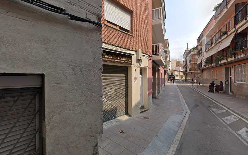 Fotografia tomada fuera de Decormoplas S.L. - Carpintero en Sant Joan Despí, Barcelona