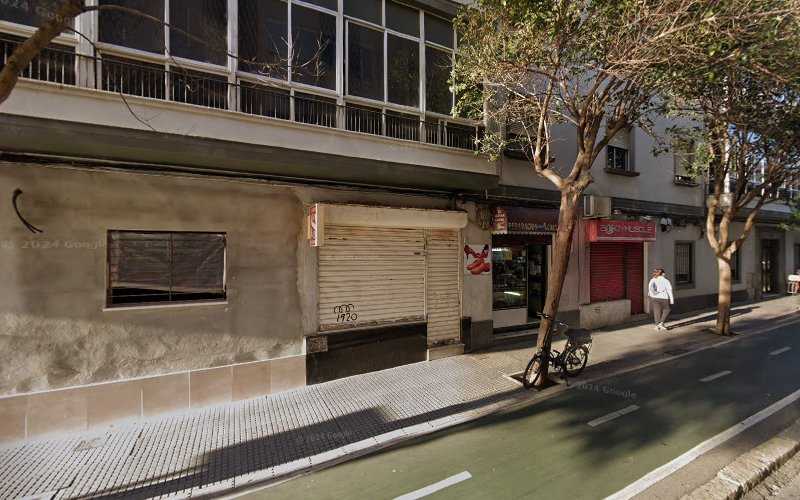 Fotografia tomada fuera de Laura Alcázar Vélez - Carpintería metálica y de aluminio en Cádiz, Cádiz