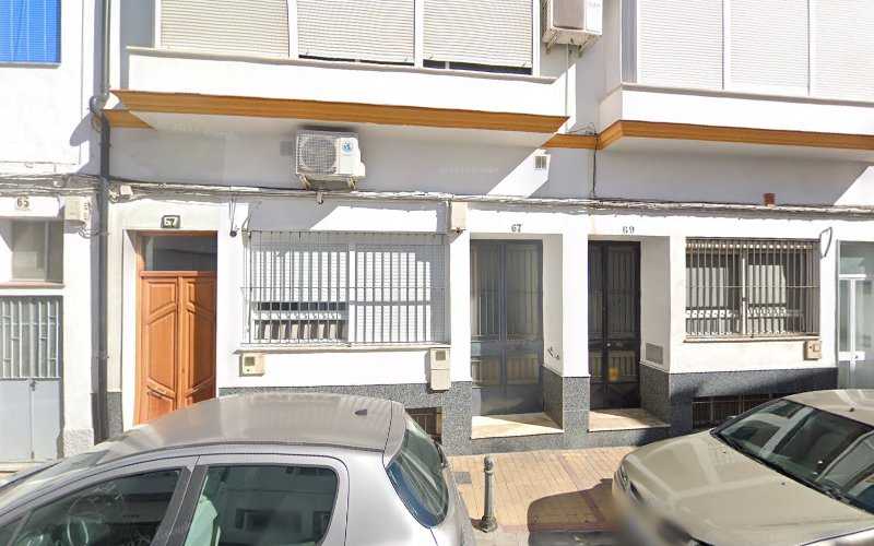 Fotografia tomada fuera de Carpinteria Hnos. Salazar, S.C. - Carpintero en Ubrique, Cádiz