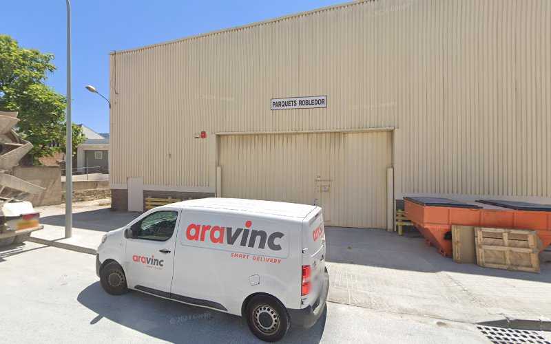 Fotografia tomada fuera de Parquets Robledor - Servei d'instal·lació de paviment de fusta en Sant Just Desvern, Barcelona