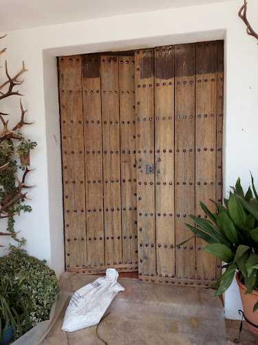 Fotografia tomada fuera de CARPINTERÍA Y ARTESANÍA DE MADERA JUSTINO - Carpintería en Piedrabuena, Ciudad Real