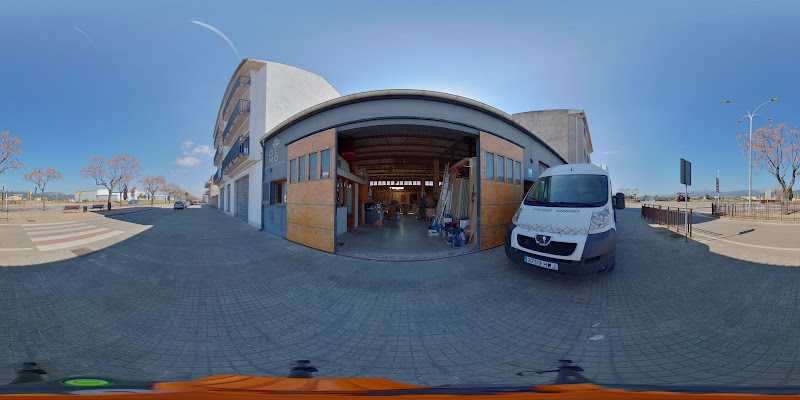 Fotografia tomada fuera de OLMO CREACIONS EN FUSTA - Carpenter en Muro, Baleares