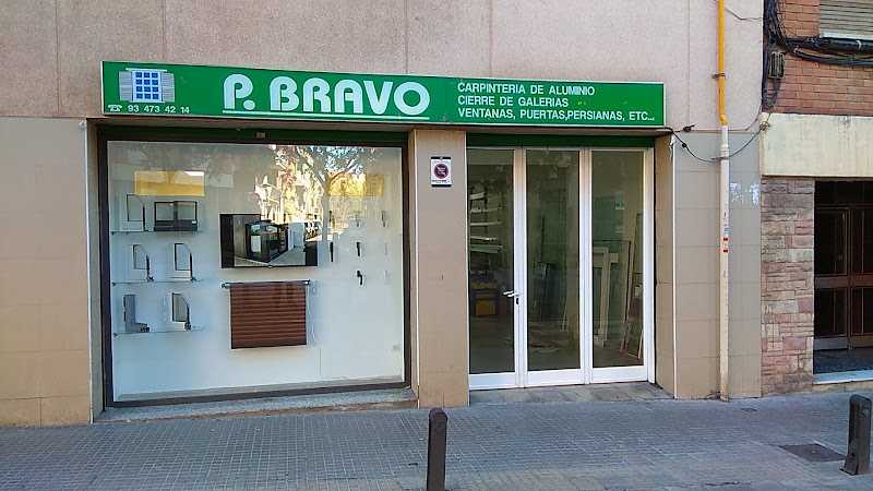 Fotografia tomada fuera de P.Bravo - Metal·listeria en Esplugues de Llobregat, Barcelona