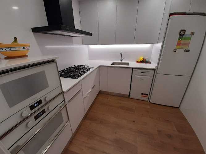 Fotografia tomada fuera de Fusteria Sants - Ebenista en Barcelona, Barcelona