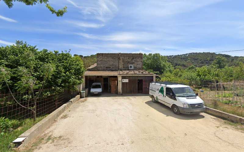 Fotografia tomada fuera de Agullofust S.L. - Establecimiento de venta de madera en Sant Cebrià de Vallalta, Barcelona