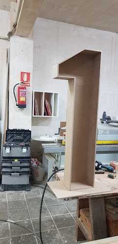 Fotografia tomada fuera de CARPINTERÍA SAR, C.B. - Fabricant de mobles en Sant Boi de Llobregat, Barcelona