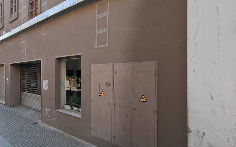 Fotografia tomada fuera de FusteriaXavi - Carpintero en Calella, Barcelona