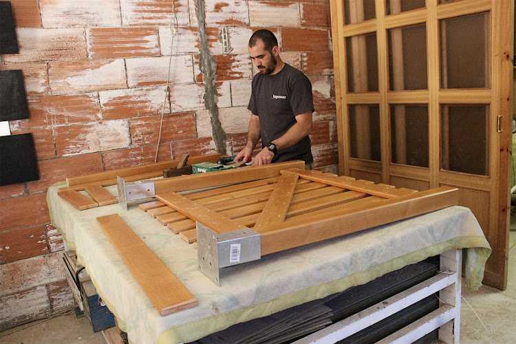 Fotografia tomada fuera de Fusteria A.Lopez - Carpintero en Pineda de Mar, Barcelona