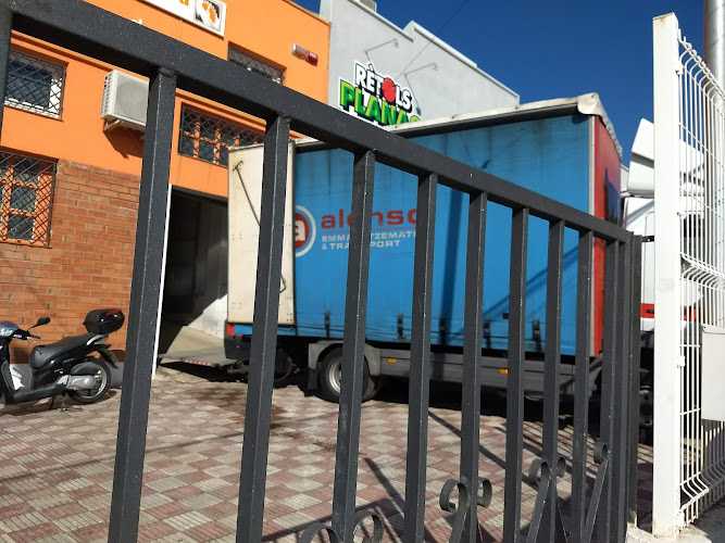 Fotografia tomada fuera de Fusteria Pineda Mar - Tienda de armarios en Pineda de Mar, Barcelona