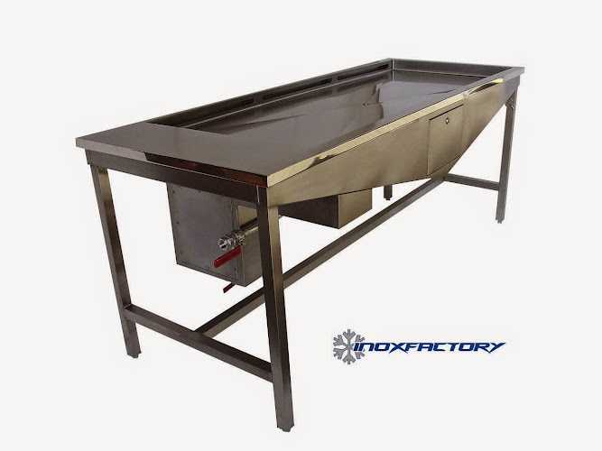 Fotografia tomada fuera de Inoxfactory - Carpintería en Sant Just Desvern, Barcelona