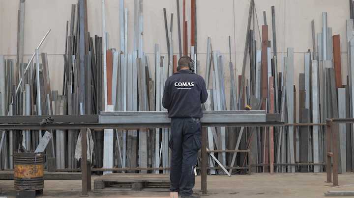 Fotografia tomada fuera de Tallers Comas - Taller de metall en Pineda de Mar, Barcelona