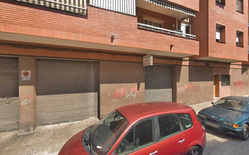 Fotografia tomada fuera de Carpintería Salvador - Carpintería metálica y de aluminio en Cornellà de Llobregat, Barcelona