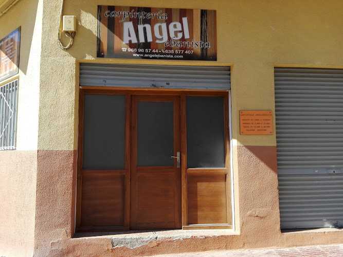 Fotografia tomada fuera de Angel Ebanista - Carpintería en Petrer, Alicante
