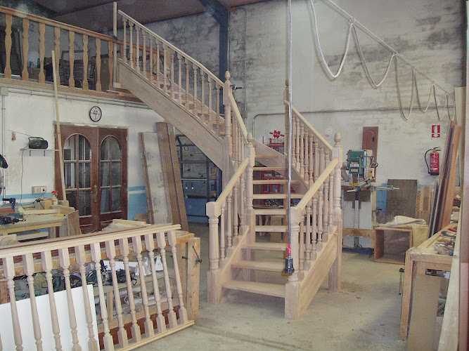 Fotografia tomada fuera de Ebanistería Esnaval. - Ebanista en Sancti-Spíritus, Salamanca