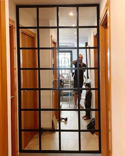 Fotografia tomada fuera de Fusteria Espiral - Carpintero en Callús, Barcelona